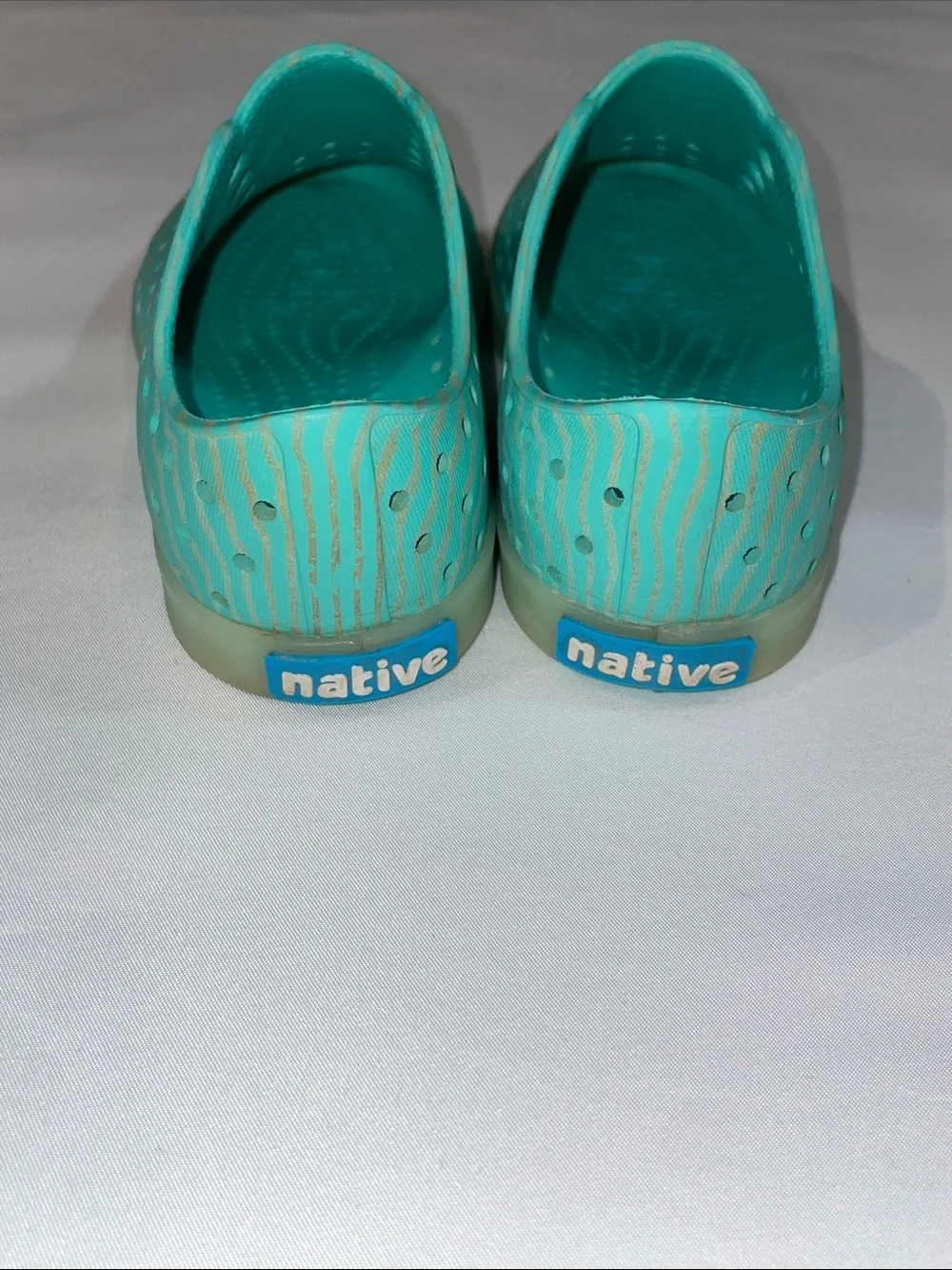The Native Shoes Jefferson Glow. Green Size 10